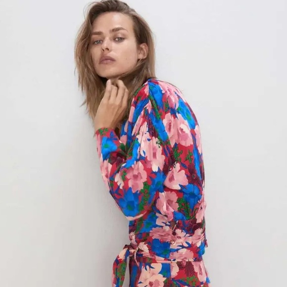 🦋 Bloggers Favorite 🦋 Zara Floral Top Long Sleeve Crop Waistband Sz M - Picture 7 of 16